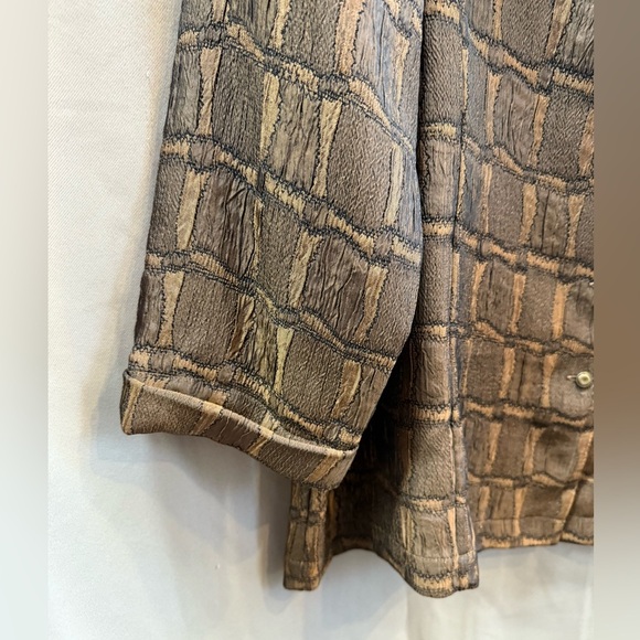 NWT C.L.O.T.H.E.S. Bronze/copper button down top - Picture 4 of 6